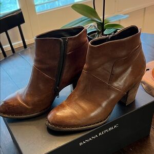 Paul Green Women's Brown Leather Ankle Boots with leather stacked heels